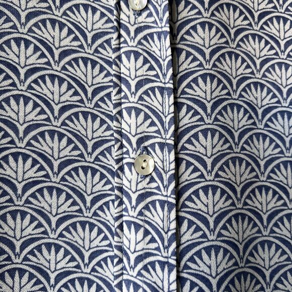 H&M Blouse Women 6 Blue White Sleeveless Button Up Top Geometric Lightweight - Picture 6 of 10